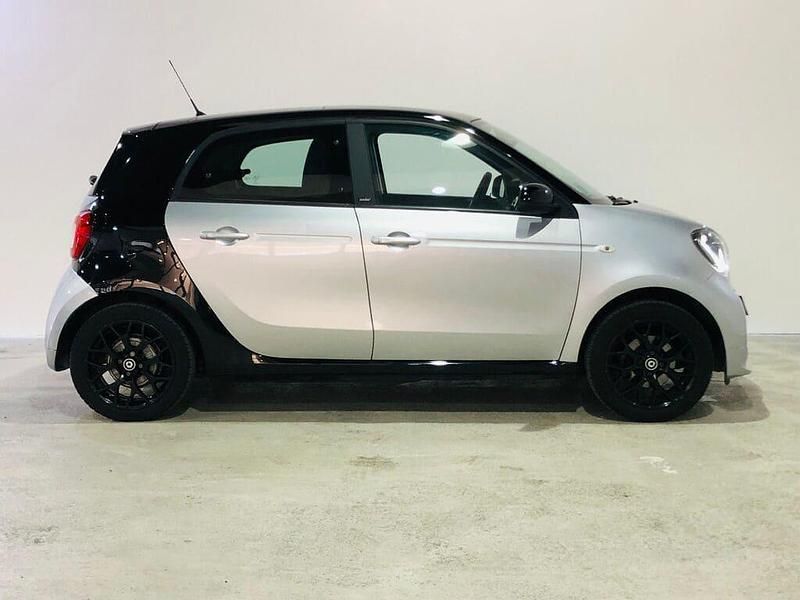 Usado Smart ForFour Passion 90 CV (66 kW) 2017 Gris / plata Utilitario