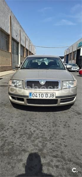 Beige Usado 2005 Skoda Superb Classic Berlina | 3999 € - Imagen 1/4