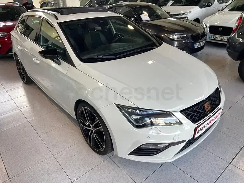 Usado Seat Leon 4Drive 300 CV (220 kW) 2019 Blanco Familiar