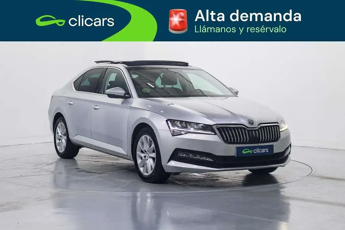 Usado Skoda Superb Ambition 150 CV (110 kW) 2022 Gris Berlina
