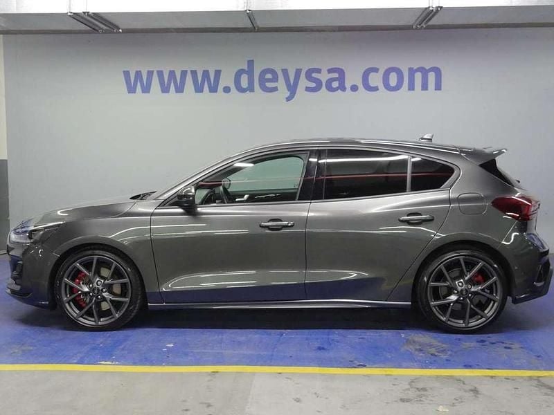 Usado Ford Focus ST 280 CV (205 kW) 2023 Gris Utilitario
