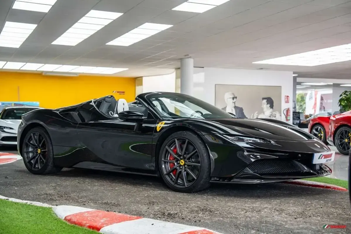 Nuevo Ferrari SF90 1001 CV (736 kW) 2025 Negro Descapotable