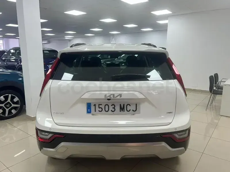 Usado Kia Niro 141 CV (103 kW) 2022 Blanco SUV