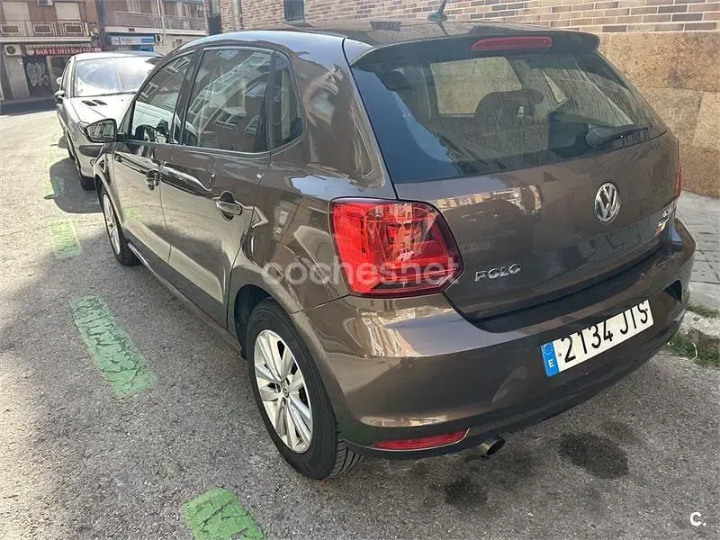 Usado VW Polo Advance 90 CV (66 kW) 2016 Marrón Berlina