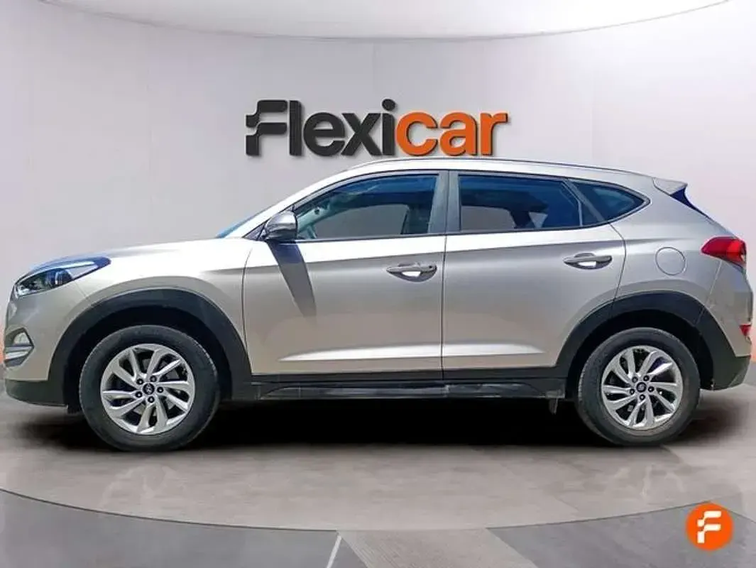 Usado Hyundai Tucson 132 CV (97 kW) 2018 Gris SUV