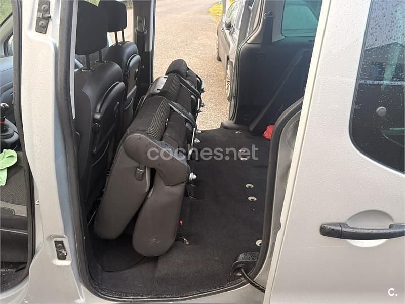 Usado Peugeot Partner Tepee 100 CV (73 kW) 2016 Gris / plata Monovolumen