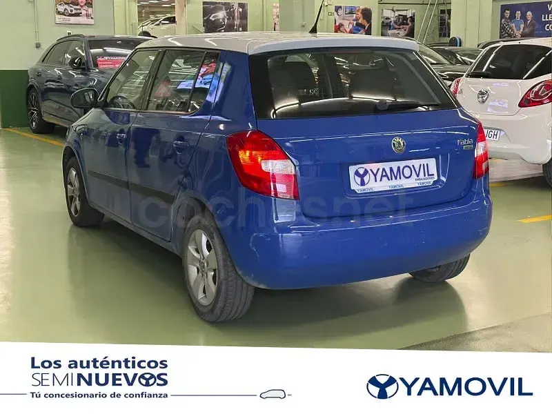 Usado Skoda Fabia 60 CV (44 kW) 2009 Azul Berlina