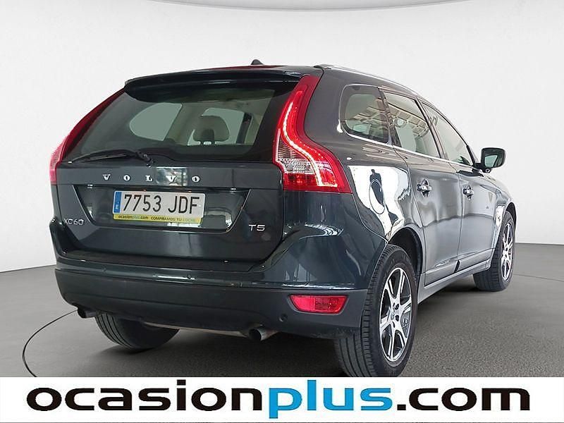 Usado Volvo XC60 R-Design Momentum 245 CV (180 kW) 2014 Azul power blue metalizado SUV