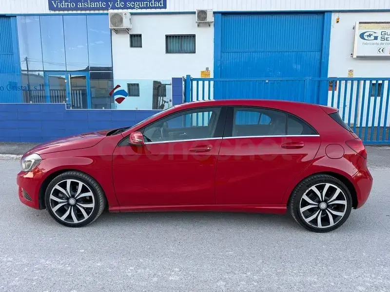Usado Mercedes A250 Style 211 CV (155 kW) 2013 Rojo Utilitario
