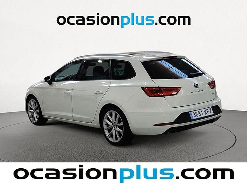 Usado Seat Leon FR 184 CV (135 kW) 2017 Blanco Monovolumen