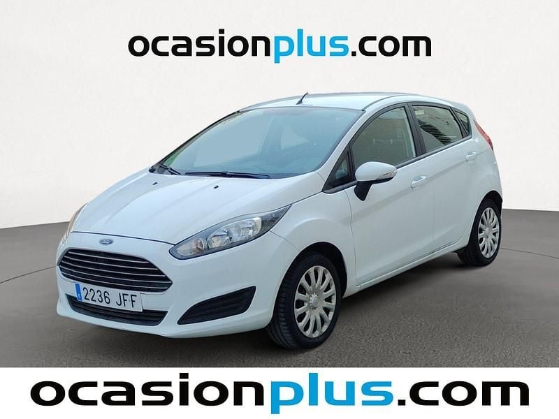 Blanco Usado 2015 Ford Fiesta Trend Utilitario | 8790 € (Precio justo) - Imagen 1/4
