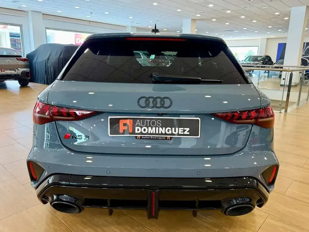 Usado Audi RS3 Sportback 400 CV (294 kW) 2025 Gris Utilitario
