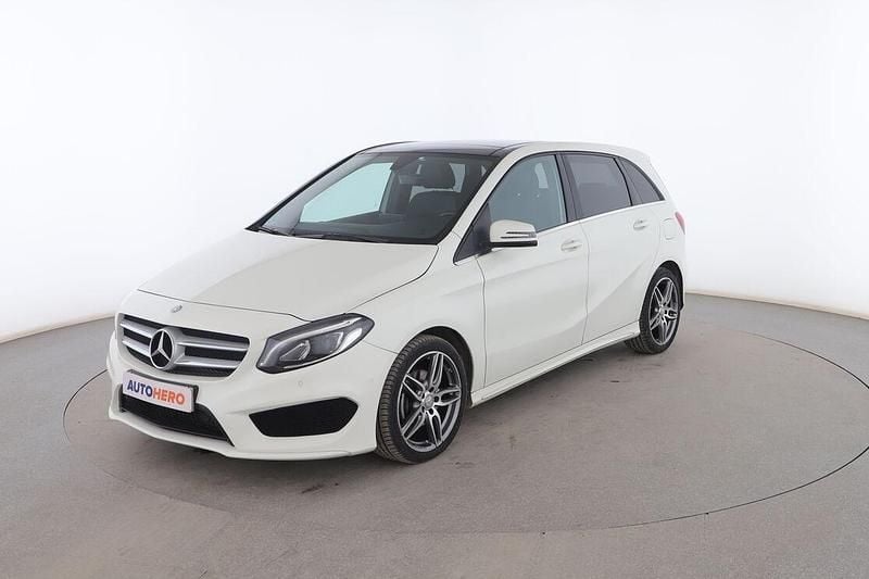 Blanco Usado 2015 Mercedes B200 AMG line Monovolumen | 17.599 € (Un poco caro) - Imagen 1/3