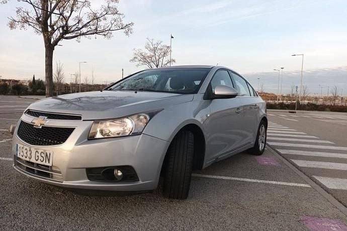 Usado Chevrolet Cruze 2009 Gris Berlina