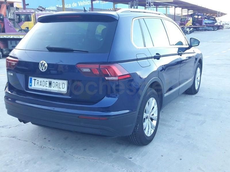 Usado VW Tiguan Sportline 150 CV (110 kW) 2020 Violeta / lila SUV
