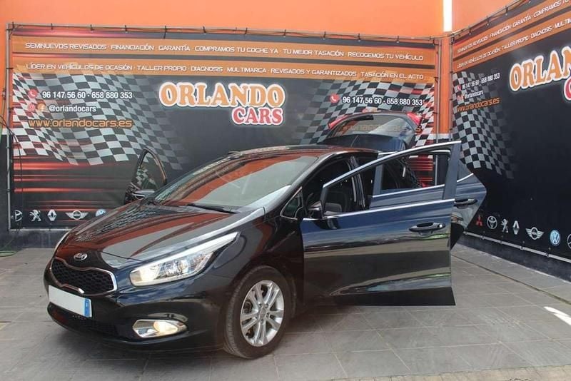 Usado Kia Ceed GT 90 CV (66 kW) 2015 Negro Utilitario