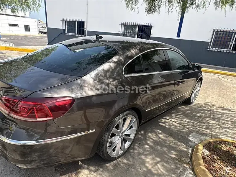 Usado VW Passat R-line 300 CV (220 kW) 2012 Marrón Berlina