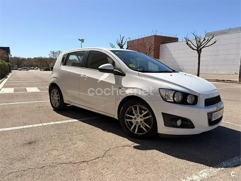 Usado Chevrolet Aveo LTZ 95 CV (69 kW) 2012 Blanco Berlina