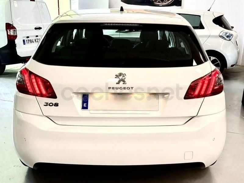 Usado Peugeot 308 Active 100 CV (73 kW) 2020 Blanco Berlina