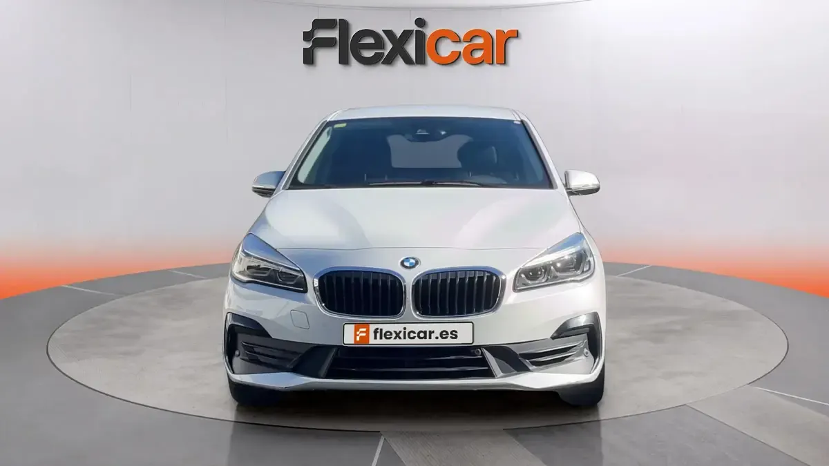 Usado BMW 216 106 CV (77 kW) 2020 Blanco Familiar