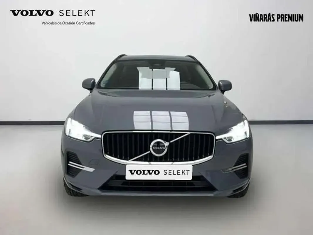 Käytetty Volvo XC60 Core 197 HP (144 kW) 2024 Harmaa Katumaasturi