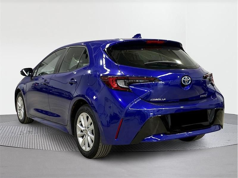 Usado Toyota Corolla Active 140 CV (102 kW) 2025 Azul florida Berlina