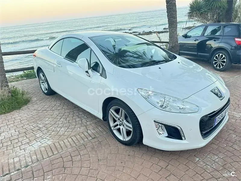 Usado Peugeot 308 CC Active 112 CV (82 kW) 2013 Beige Descapotable