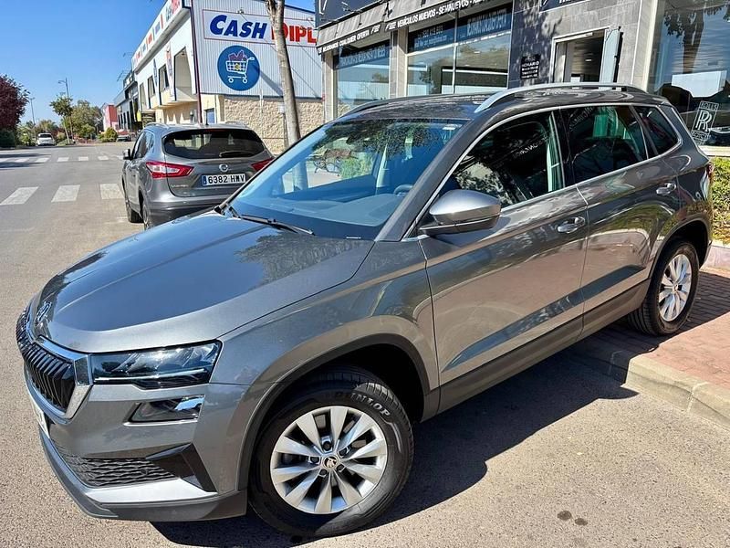 Usado Skoda Karoq Ambition 116 CV (85 kW) 2023 Gris SUV