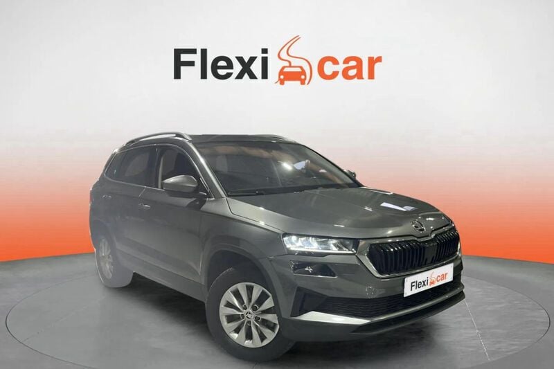Negro Usado 2023 Skoda Karoq Ambition SUV | 18.790 € (Super precio) - Imagen 1/4