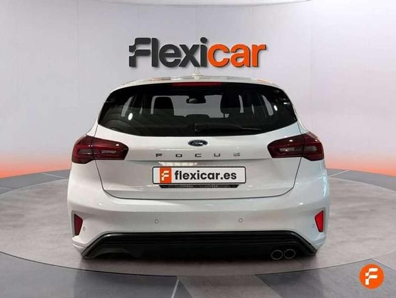 Usado Ford Focus ST-Line 125 CV (91 kW) 2025 Blanco Berlina