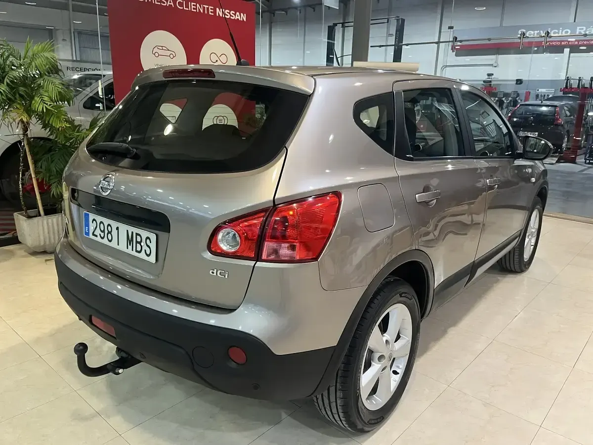 Usado Nissan Qashqai Acenta 106 CV (77 kW) 2009 Marrón SUV