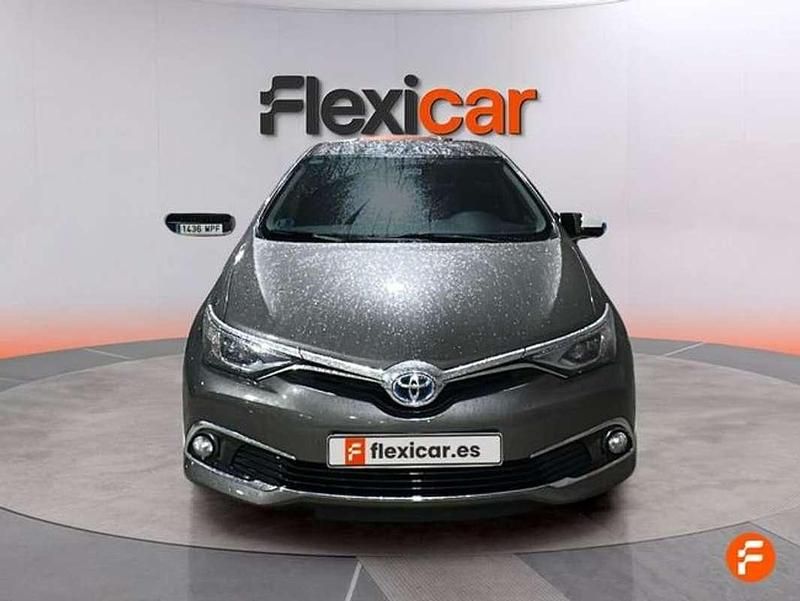 Usado Toyota Auris Hybrid Active 136 CV (100 kW) 2018 Gris Utilitario