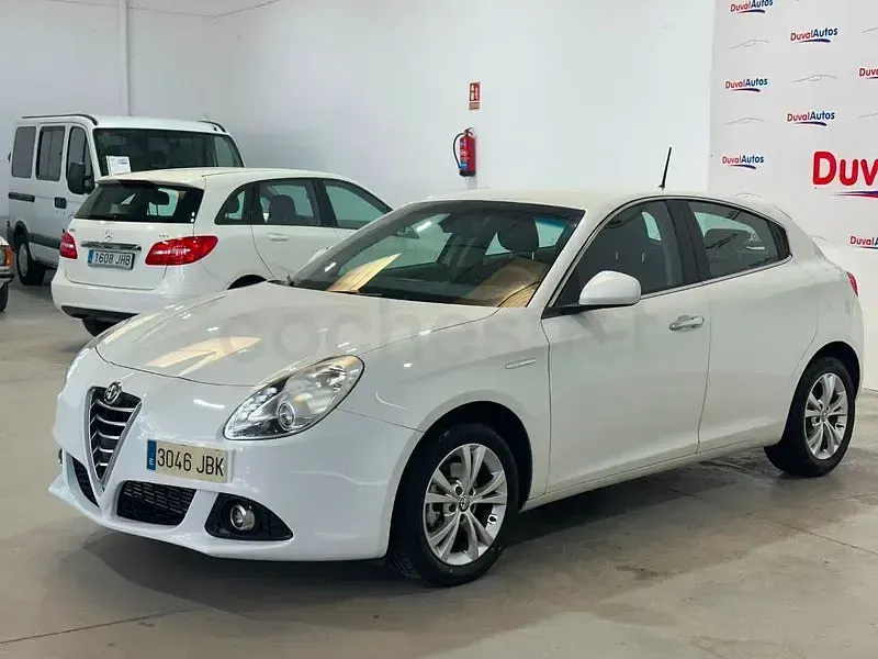 Usado Alfa Romeo Giulietta Progression 105 CV (77 kW) 2014 Blanco Utilitario