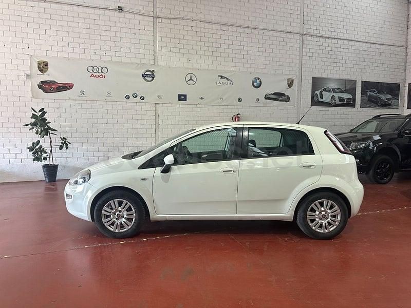 Usado Fiat Punto Pop 75 CV (55 kW) 2015 Blanco Utilitario