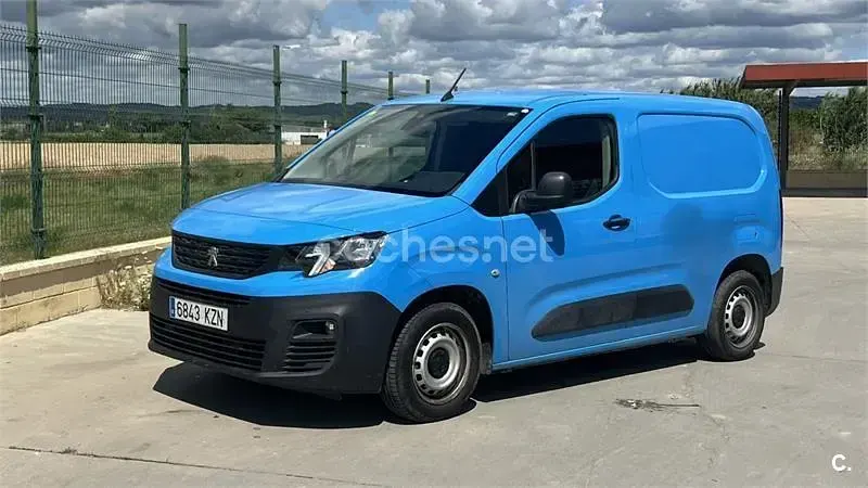 Usado Peugeot Partner Tepee Access 75 CV (55 kW) 2016 Azul Monovolumen
