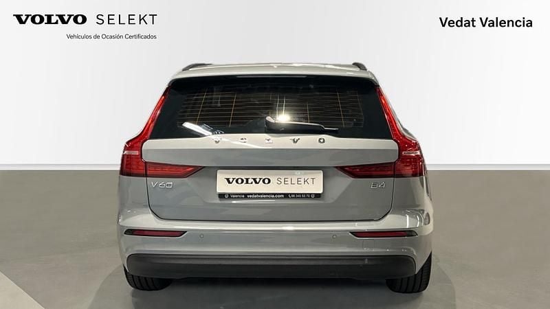 Uusi Volvo V60 Core 197 HP (144 kW) 2025 Harmaa Farmari