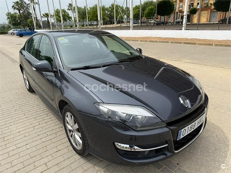 Usado Renault Laguna III Dynamique 110 CV (80 kW) 2012 Gris / plata Berlina