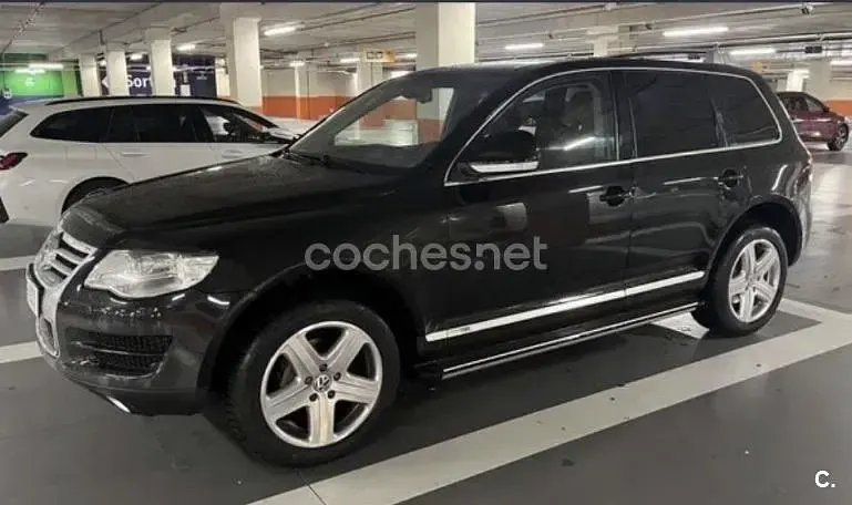 Usado VW Touareg 225 CV (165 kW) 2008 Negro SUV