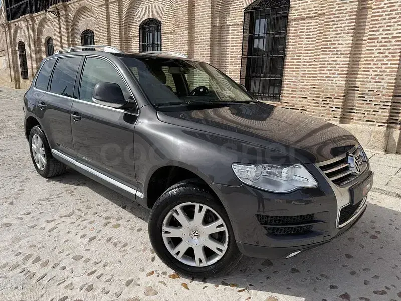 Usado VW Touareg 225 CV (165 kW) 2007 Gris / plata SUV