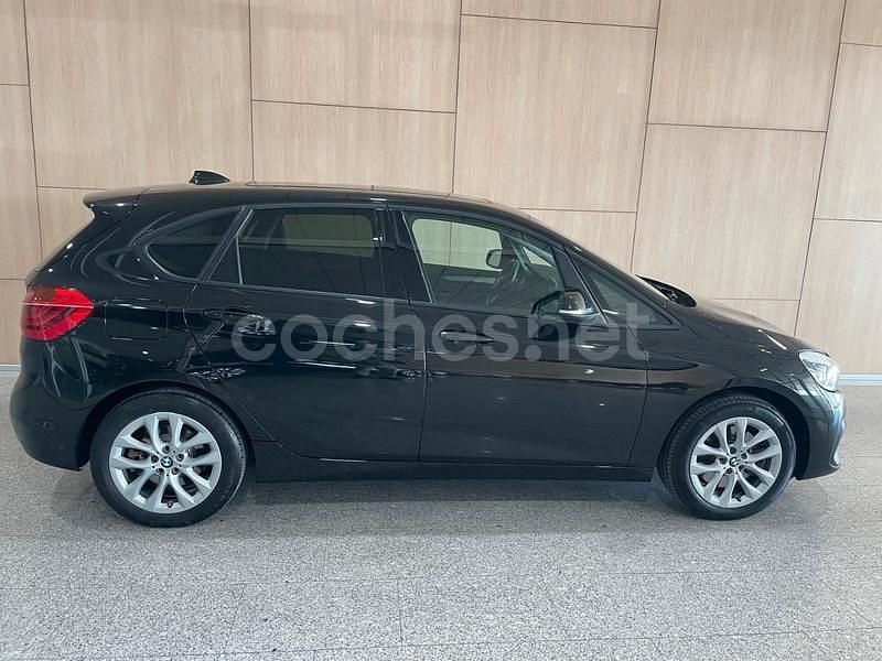 Usado BMW 225 Active Tourer iPerformance 220 CV (161 kW) 2021 Negro Monovolumen