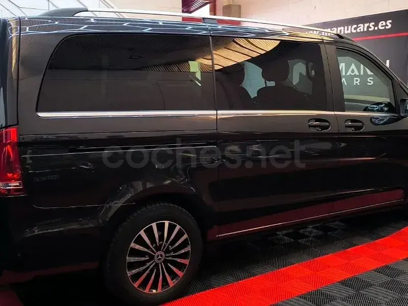 Usado Mercedes V250 Avantgarde 190 CV (139 kW) 2022 Gris / plata Monovolumen