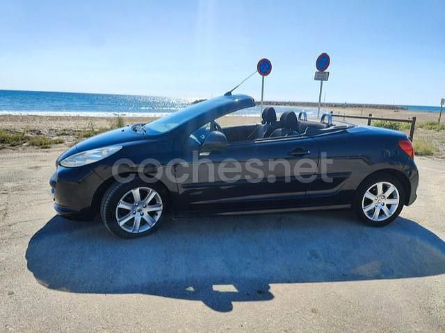 Negro Usado 2007 Peugeot 207 CC Descapotable | 4990 € (Precio justo) - Imagen 1/4