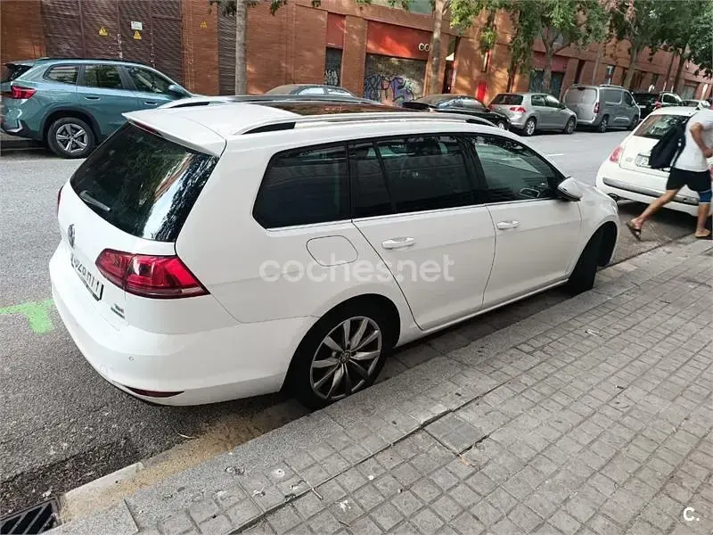 Usado VW Golf VII Advance 105 CV (77 kW) 2013 Blanco Familiar