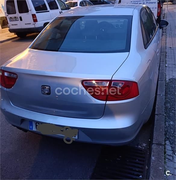 Usado Seat Exeo Reference 120 CV (88 kW) 2011 Gris / plata Berlina