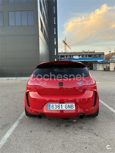 Usado Seat Leon FR 211 CV (155 kW) 2009 Rojo Utilitario