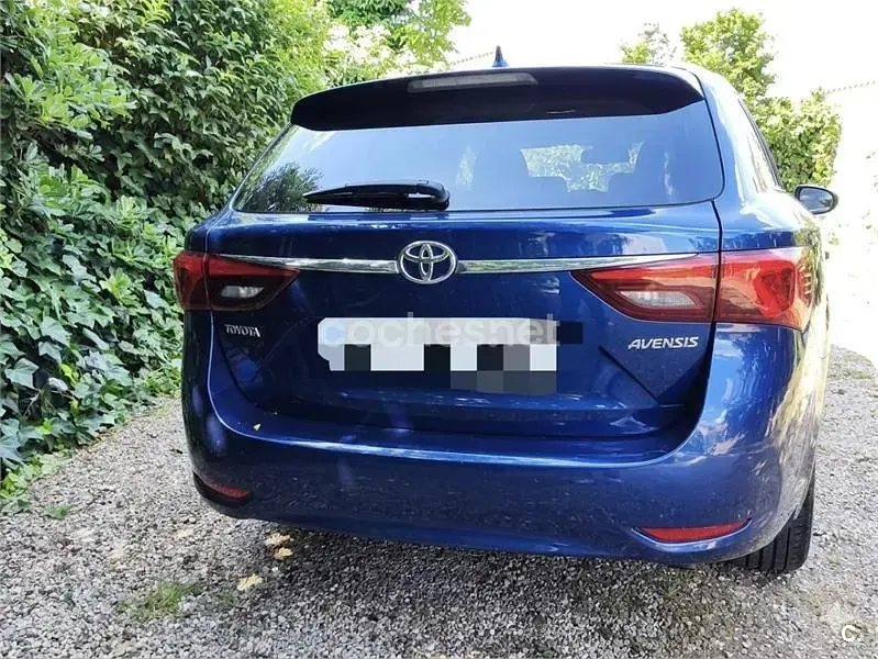 Usado Toyota Avensis Advance 143 CV (105 kW) 2017 Azul Familiar