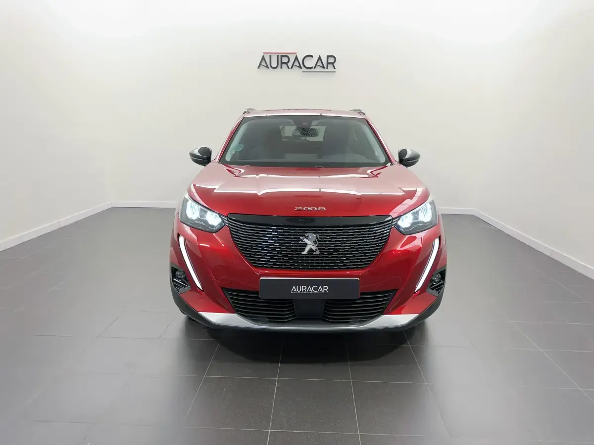 Usado Peugeot 2008 Allure 130 CV (95 kW) 2021 Rojo SUV