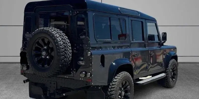 Usado Land Rover Defender 122 CV (89 kW) 2011 Gris Familiar