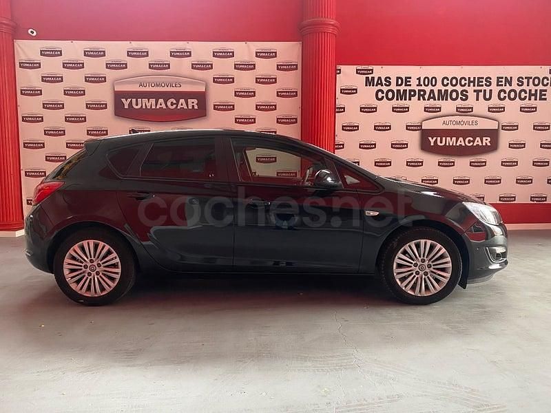 Usado Opel Astra Selective 110 CV (80 kW) 2015 Negro Berlina