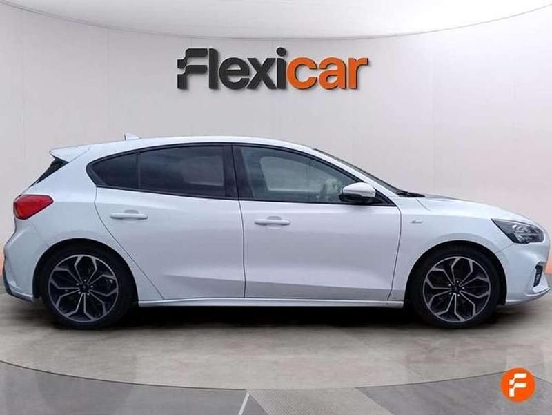 Usado Ford Focus ST-Line 125 CV (91 kW) 2018 Blanco Utilitario